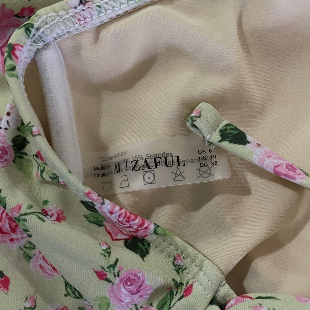 Zaful floral print bandeau bikini swimsuit with a cinched bowknot and bottom M - Picture 4 of 5